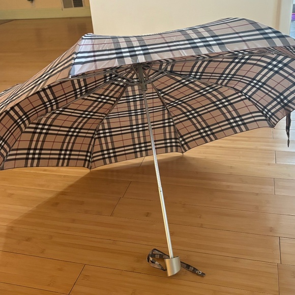 BURBERRY umbrella - Picture 1 of 5